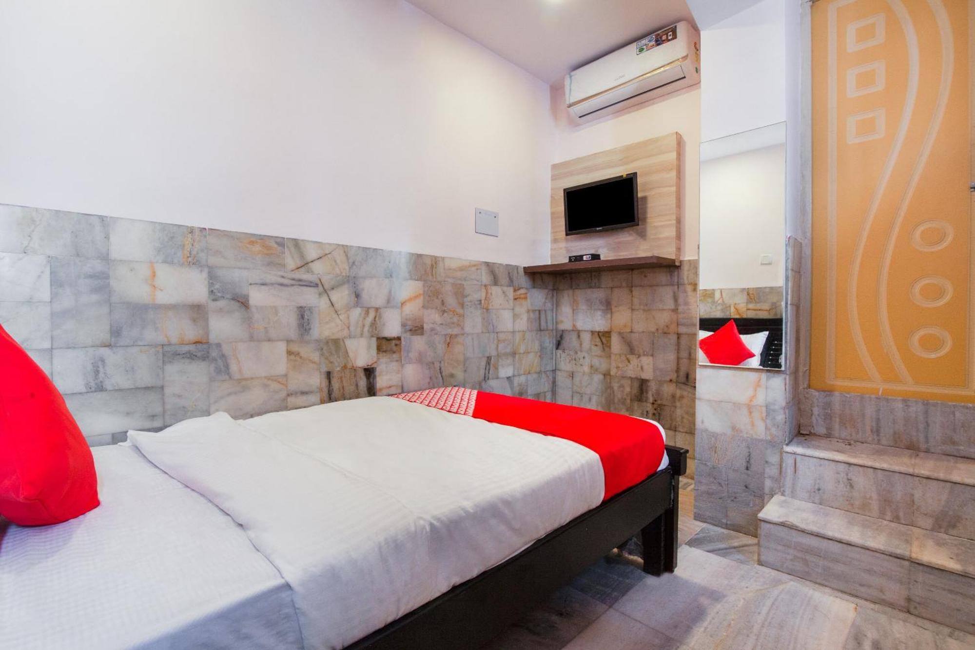 Super Hotel O Holiday Rani Gunj Opp Punjab National Bank Secunderabad Екстер'єр фото