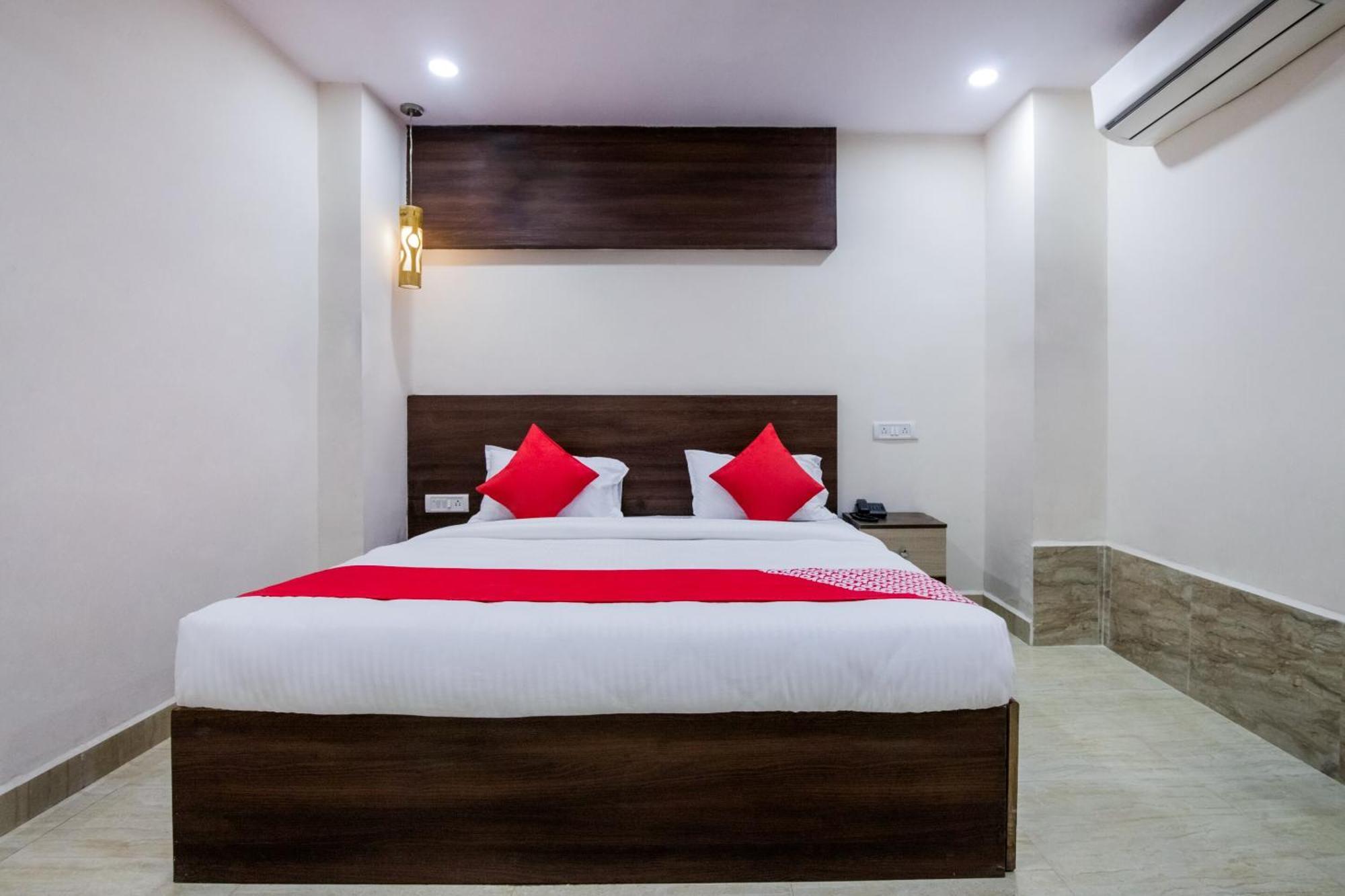 Super Hotel O Holiday Rani Gunj Opp Punjab National Bank Secunderabad Екстер'єр фото