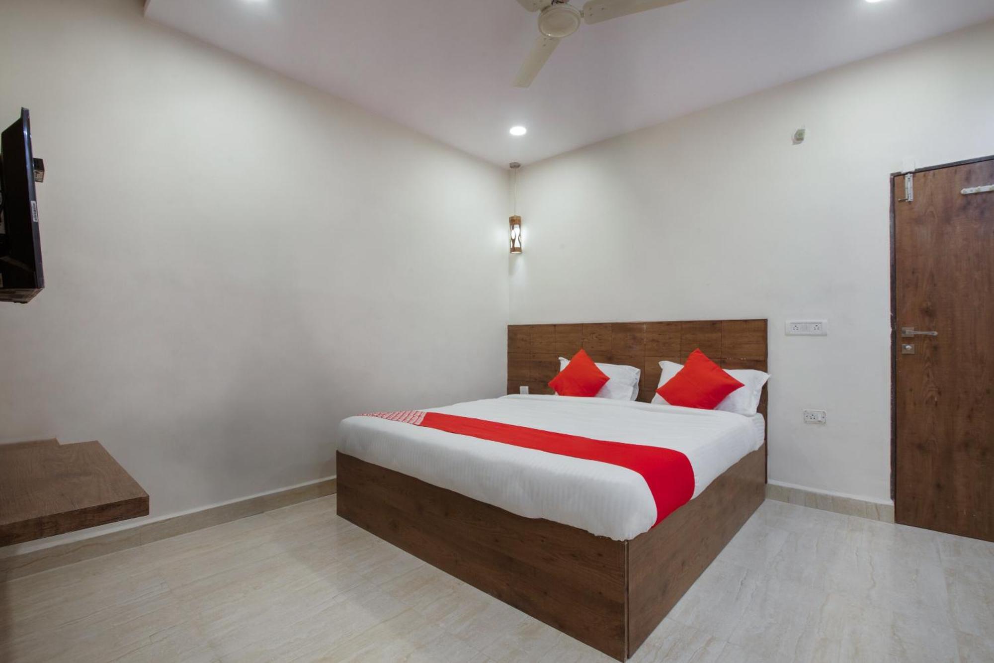 Super Hotel O Holiday Rani Gunj Opp Punjab National Bank Secunderabad Екстер'єр фото