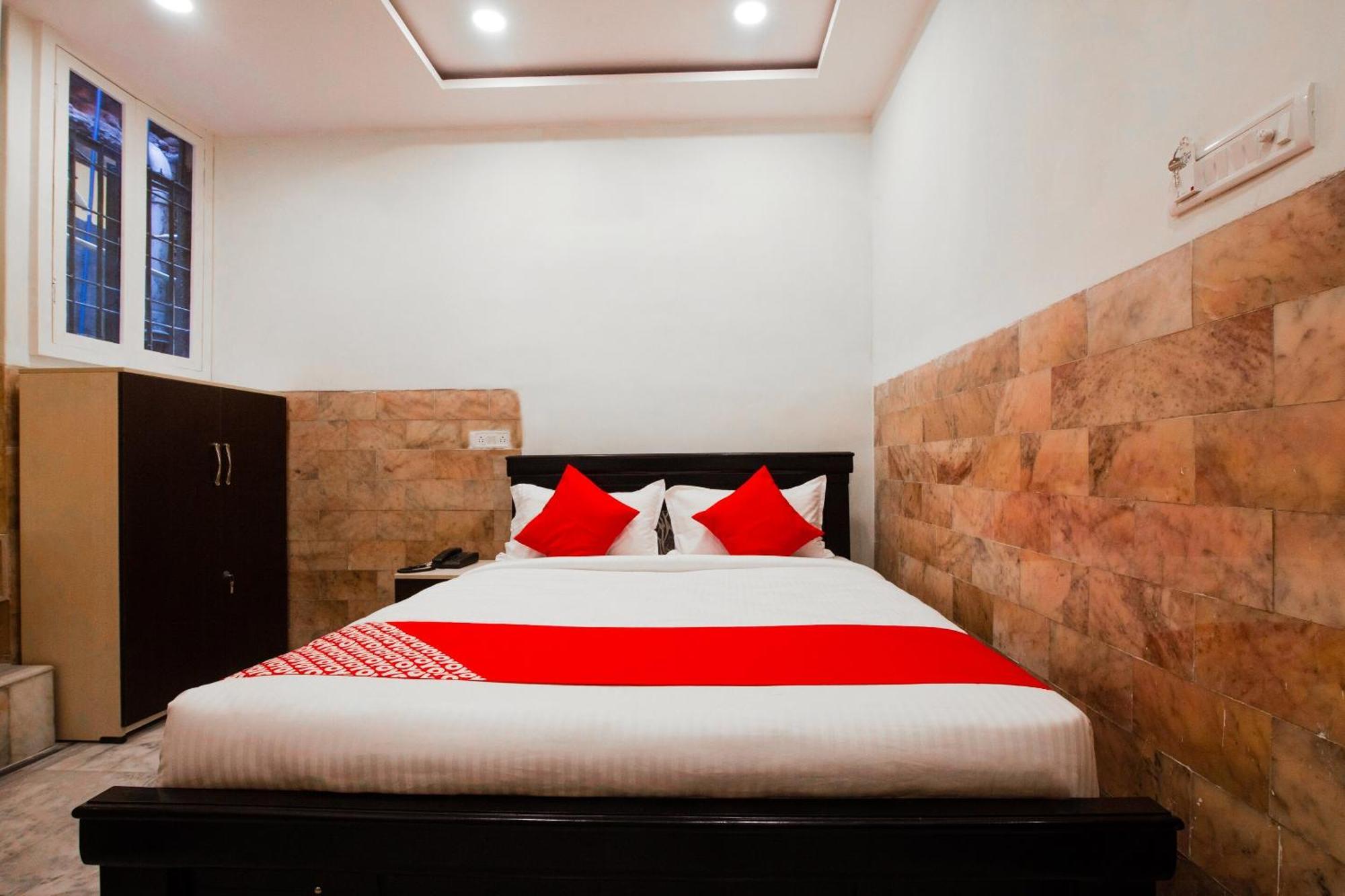 Super Hotel O Holiday Rani Gunj Opp Punjab National Bank Secunderabad Екстер'єр фото